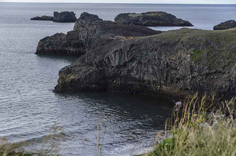 Islandia 132 - reserva natural de Dyrholaey - acantilados de Dyrholaey.jpg